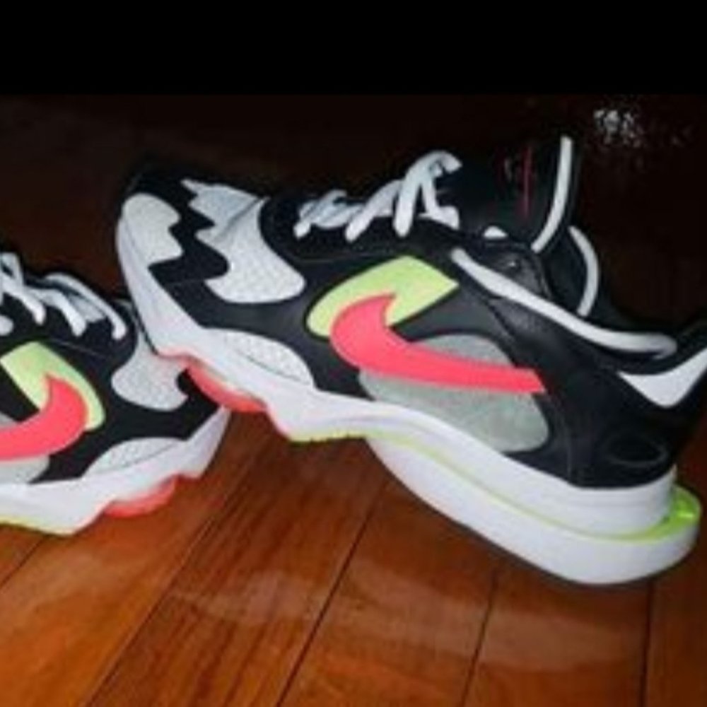 Nike Air Zoom Division sneakers